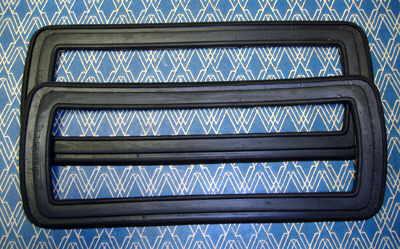 Vw type 2 bus turn signal seals pair 1968-1972