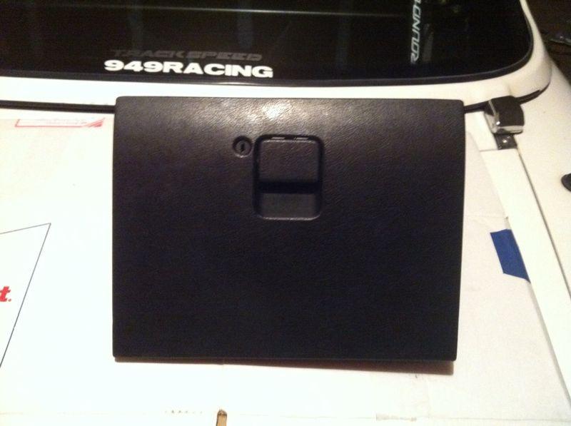 90-93   mazda miata mx-5 glove box black w/latch 