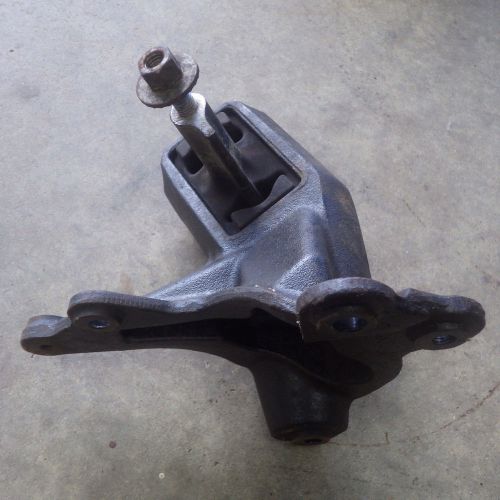 Oem mopar 52059943ae left side engine mount isolator 2007-2011 jeep wrangler 3.8