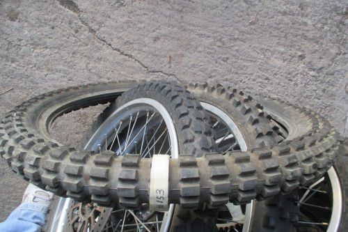 Motorcycle tire okada 3.00x21 very good condition, used tire with rim.