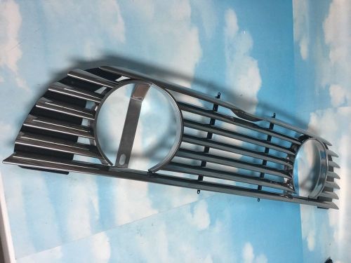 Classic mini, austin mini / cooper mk-i chrome grille with hole for lamps