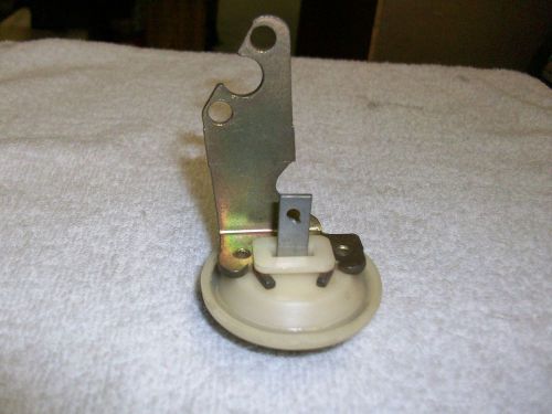 Choke pull off 101-415 with bracket 7024064