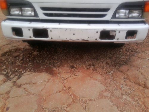 95-05 isuzu npr/nqr/w3500/w4500/w5500 front bumper white face bar