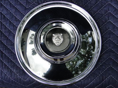 Jaguar xj6 series ii, v12 e-type, daimler double six chrome hub cap with badge