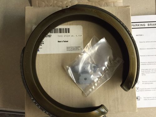 Genuine gm rear parking brake shoe w/one clippoint chev gmc 2005-2014 89026787