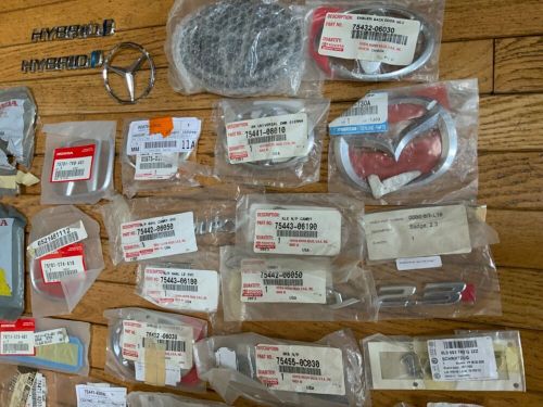 Lot of 23 sealed HOOD & TRUNK Emblems- HONDA- MAZDA- FORD- AUDI -INFINITY, US $95.00, image 2