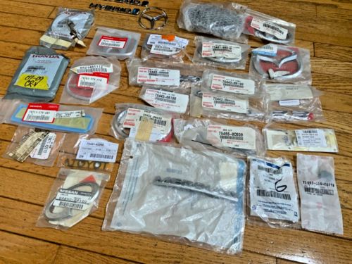 Lot of 23 sealed HOOD & TRUNK Emblems- HONDA- MAZDA- FORD- AUDI -INFINITY, US $95.00, image 9