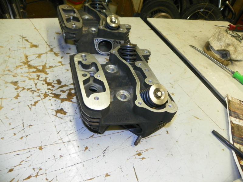 Purchase Harley Evolution 1340 Screamin Eagle Breather Type Cylinder Heads OEM in San Bernardino
