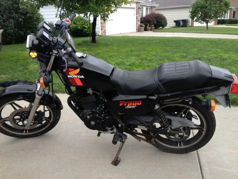 1982 Honda FT500 Ascot Helmet lock and grab handle with 1 key lock cylinder grip, US $20.00, image 7