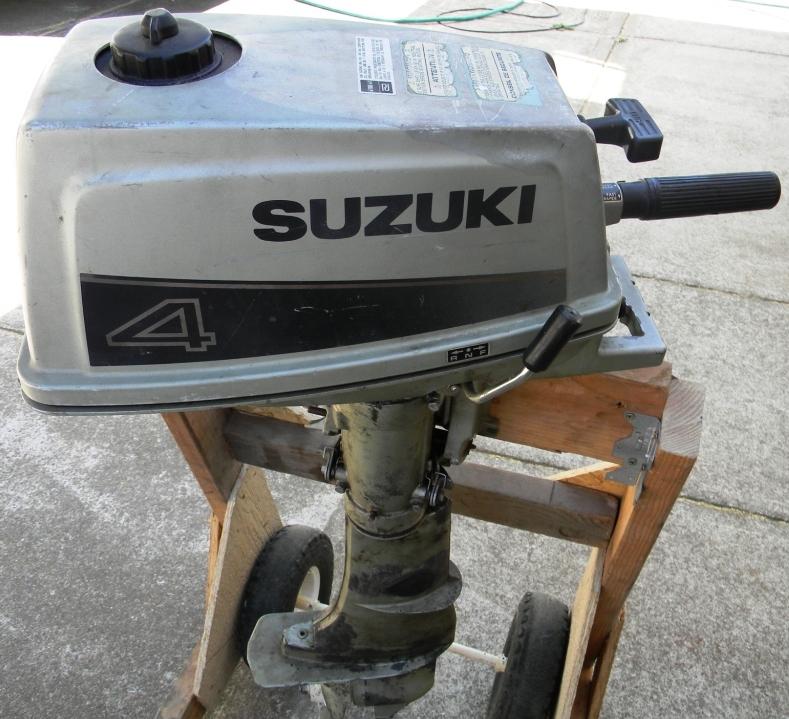 Купить мотор сузуки 5. Лодочный мотор Suzuki dt5. Лодочный мотор Сузуки dt5. Лодочный мотор Suzuki DT 30. Лодочный мотор Suzuki dt4 2000г.