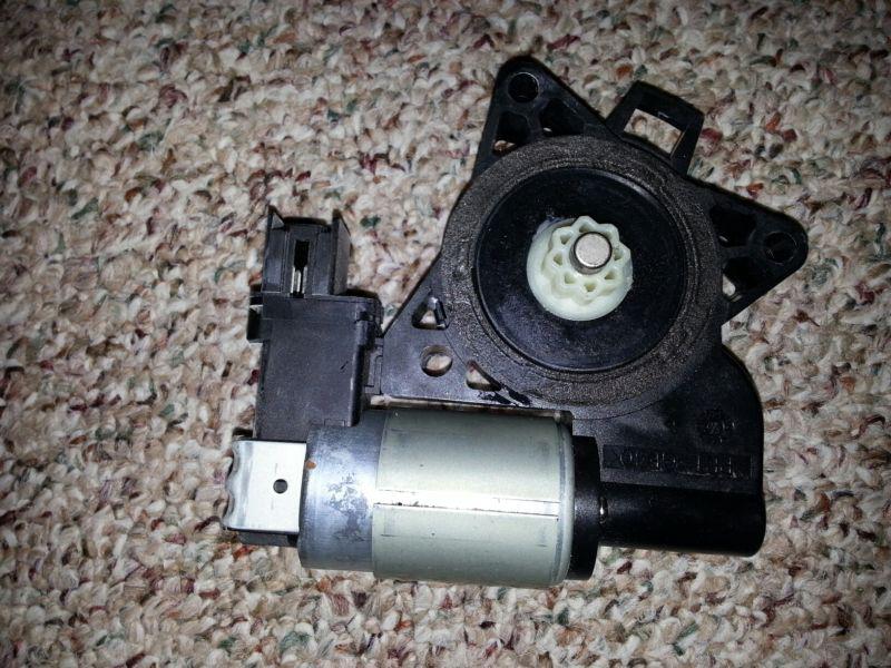 Purchase Mazda 6 0308 driver side front window motor in Findlay, Ohio