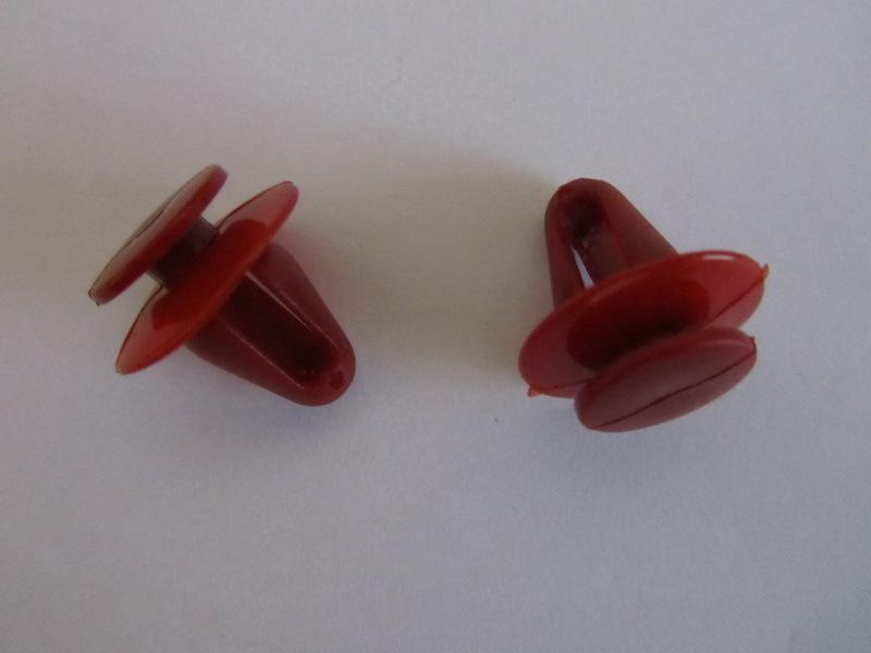 Suzuki door trim panel retainer red  09409-08320 (10 pcs)