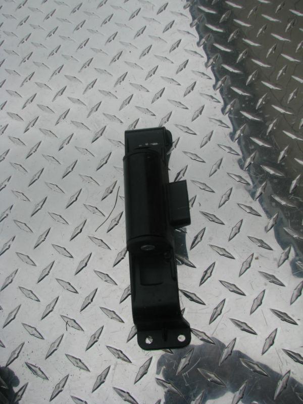 04-06 yamaha r1 gas tank hing #901mw 