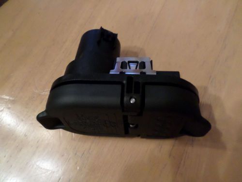 Chevy silverado/sierra 2015-'16 rear bumper trailor light receptacle