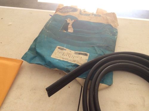 Nos 1966 -1972 ford bronco rear tail gate seal c6tz-9843730-a