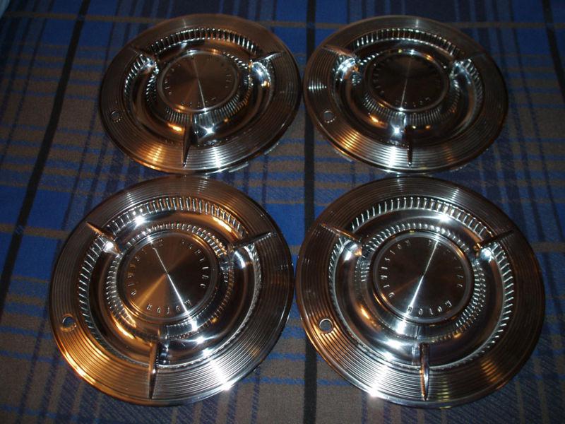 1961 61 pontiac spinner 3-bar hubcaps hub caps wheelcovers - nos, mint condition