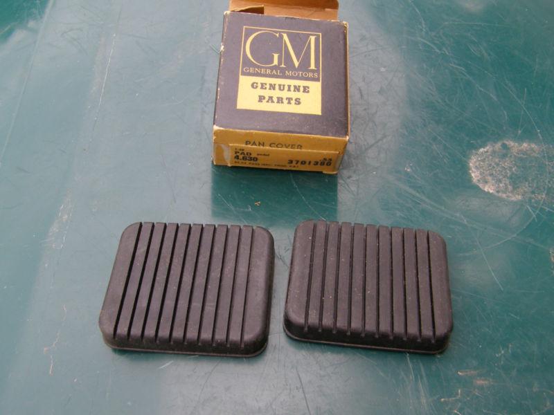 Nos 1953-1954 chevrolet pedal pads for brake & clutch 53 54