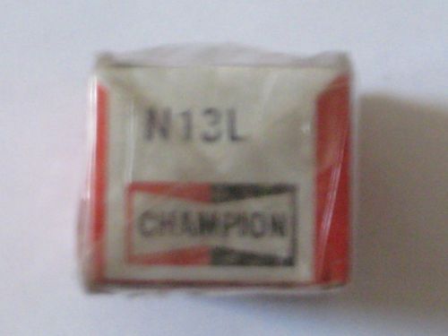 Champion n13l spark plug, nos