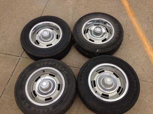Chevrolet 15x8 five bolt rally wheel set with trim