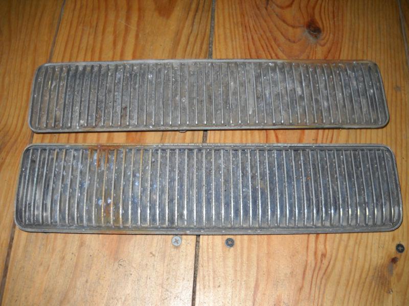 Hood louvers  grills  moulding trim  68 olds cutlass l&rh sides