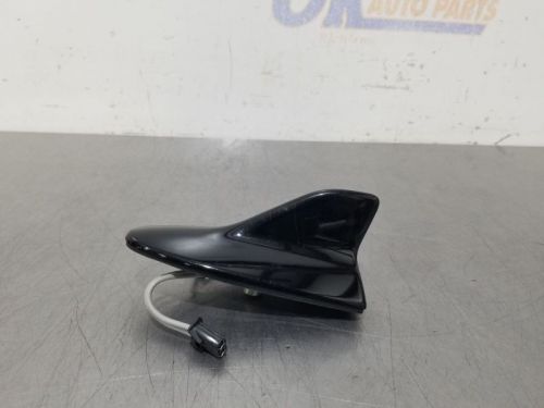 11 2011 LEXUS LX570 OEM ROOF MOUNTED SHARK FIN ANTENNA BLACK 8676060120, US $125.00, image 9