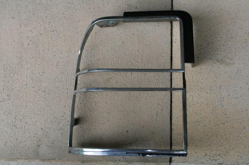 1968-69 pontiac turn  signal and parking light grill