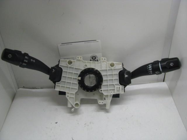 Column switch  hyundai accent 2000 01 02 03 04 05 37272