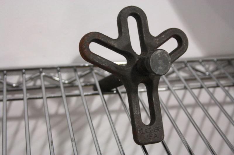 Older harmonic balancer puller remover kd2286 universal puller