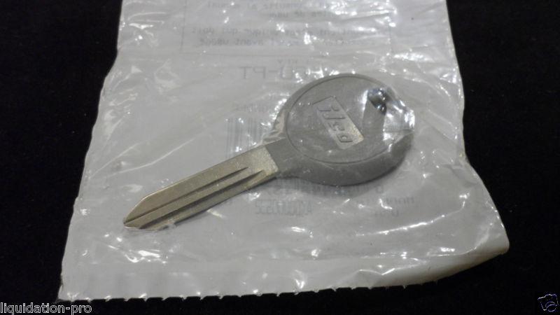 New ilco chrysler dodge jeep transponder chip un-cut ignition key replacement