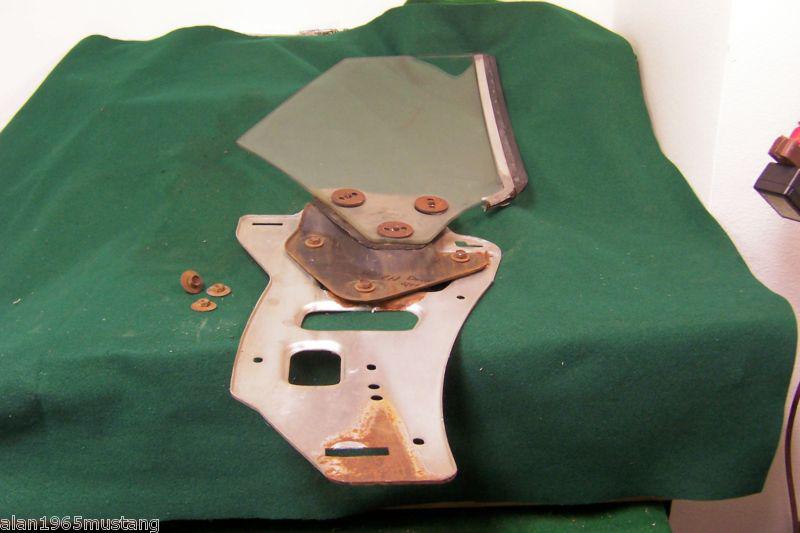 (t) oem 1971 1972 1973 ford mustang mach1 fb quarter glass lh fixed non-tinted 