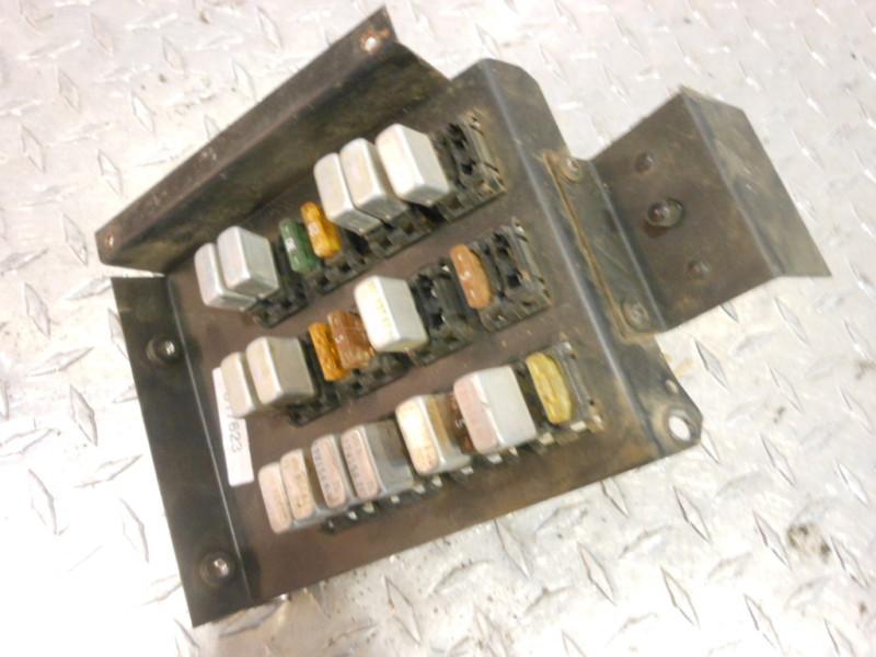 Find 98 Western Star FUSE BLOCK Fuse Panel 317623 NO RESERVE! in Sturtevant, Wisconsin, US, for