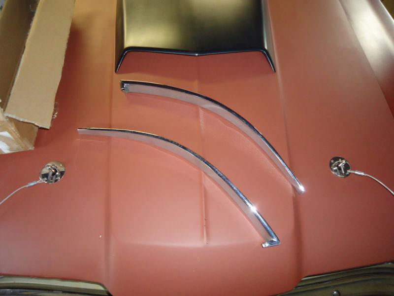 Find 1968 1969 SIDE WINDOW CHROME CYCLONE TORINO FAIRLANE FASTBACK