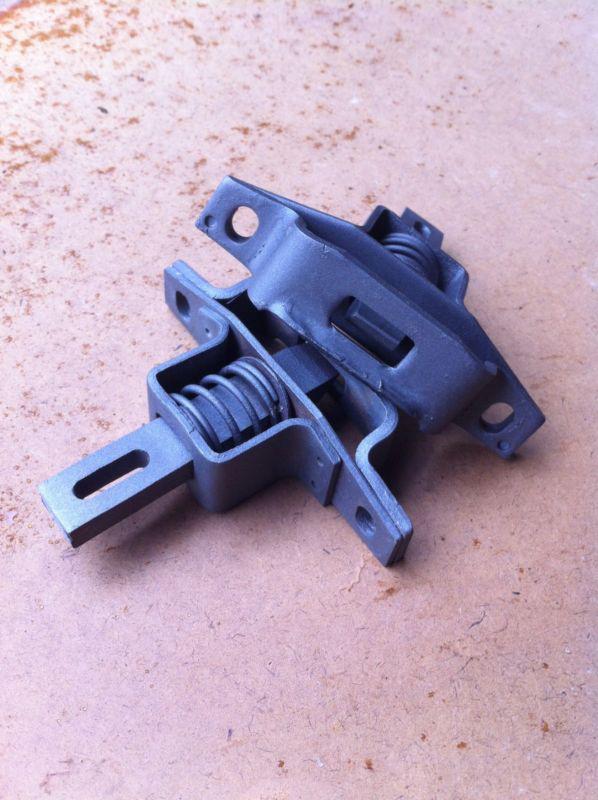 Ford f100 tailgate latches