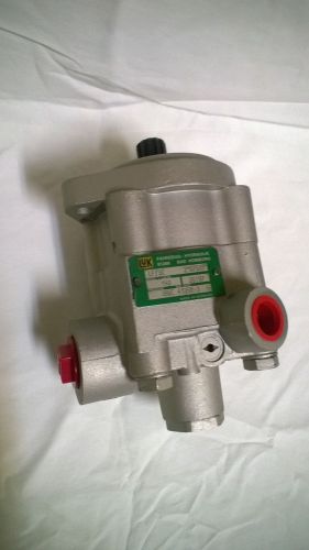 Power steering pump--mack--luk--new