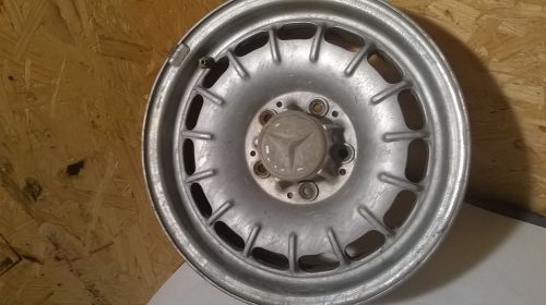 Mercedes aluminum rim w114 w115 w108 200 220 240 250 280 300