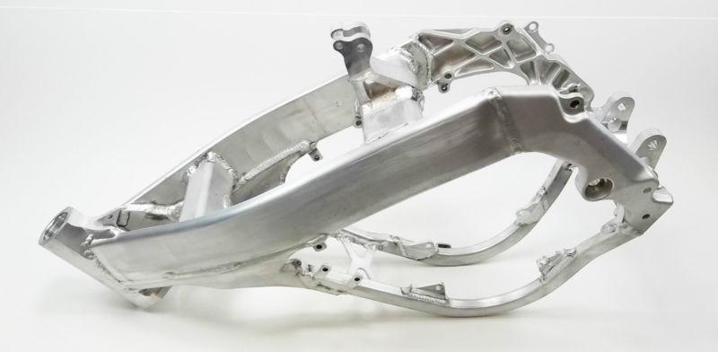 Honda 1999 cr250r cr250 cr 250r aluminum frame new never installed 50100-kz3-j10