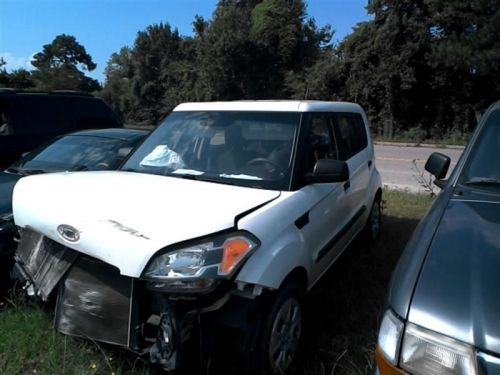 Passenger right front knee fits 10-11 soul 330