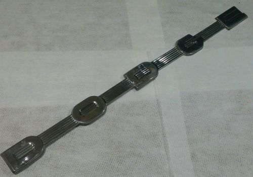 1948~1950 dodge b-series truck ? grille nameplate emblem