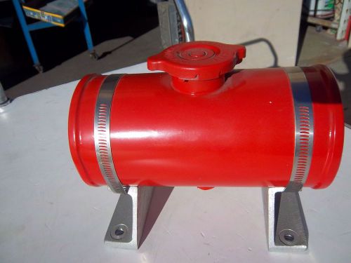 Pressure expansion tank with cooling pressure cap 3/8 npt bottom fitting