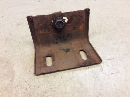 1965 1966 - 1968 mustang l or rh side lower quarter glass run adjusting bracket
