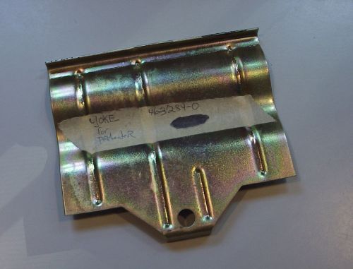 Genuine volvo exhaust manifold heat riser &#034;yoke&#034; pn#463284-0. fits 1978-83 240.