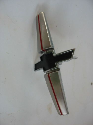 New NOS Vintage Original GM 1968 Camaro Grille Emblem 3916655, US $49.99, image 2