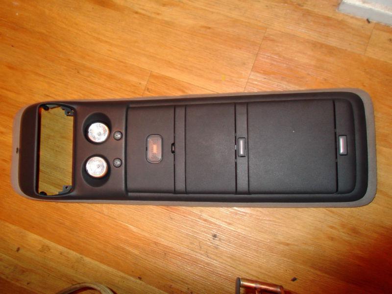 Find 99 CHEVEROLET TAHOE OVERHEAD CONSOLE DOME LIGHT STORAGE