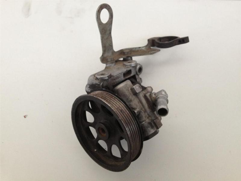 99-03 saab 9-5 power steering pump w/ pulley bracket