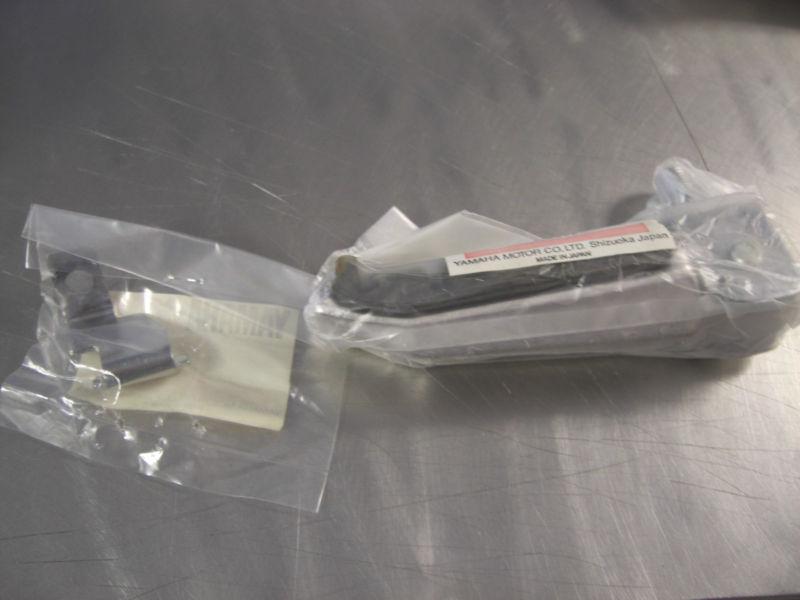 Yamaha footrest kit part# 90891-20041 brand new! free shipping! bx19-72