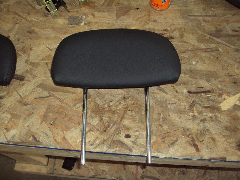  04-06 gto rear seat upper head rest black oem lh or rh nice no damage 