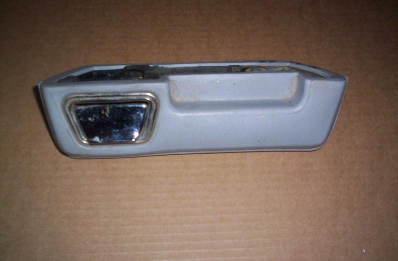 87 PLYMOUTH RELIANT RIGHT REAR ARM REST W/ASH TRAY --Check This Out--, US $25.00, image 2