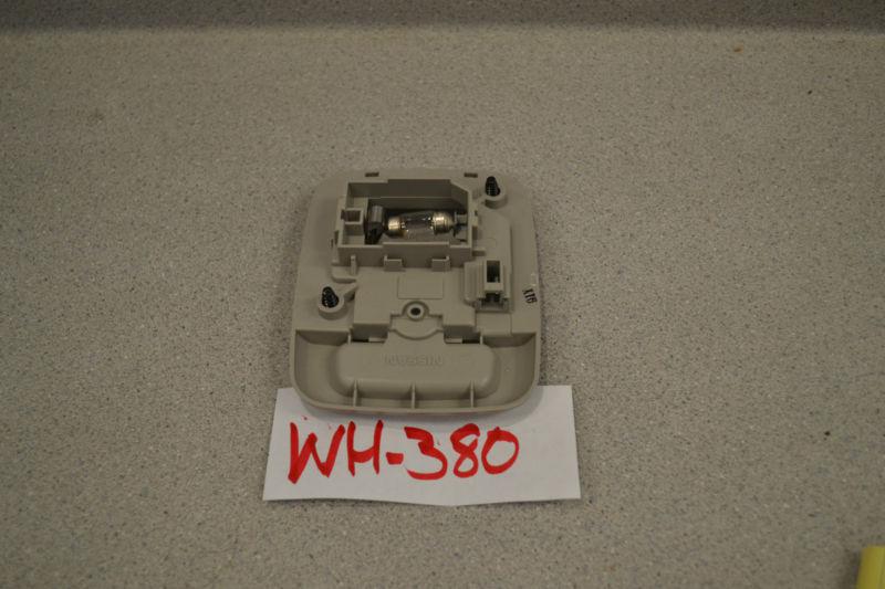 Find 1998 Nissan Pathfinder Interior Dome Light Assembly OEM in