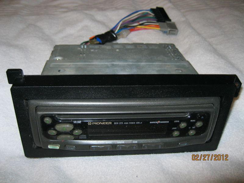 Pioneer deh-225 cd am/fm car sterio head unit