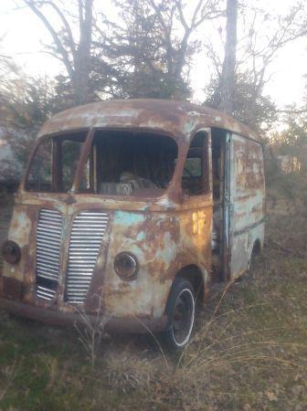 International metro van  > engine